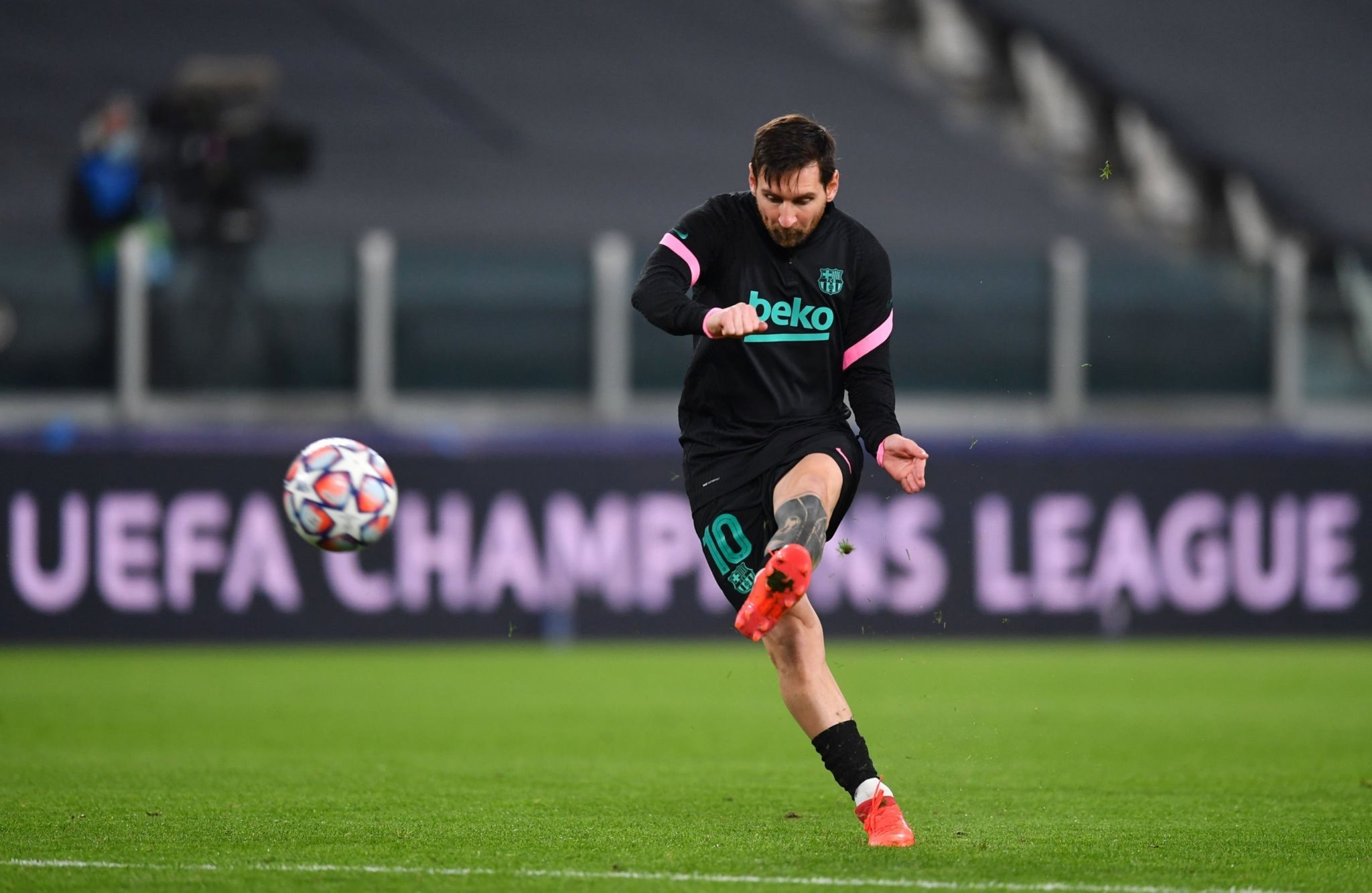 正是女子英 正是女子英