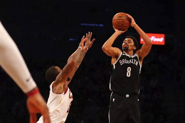 泰山官宣国青队长因伤缺阵六周 竞争激烈一线队前景难料